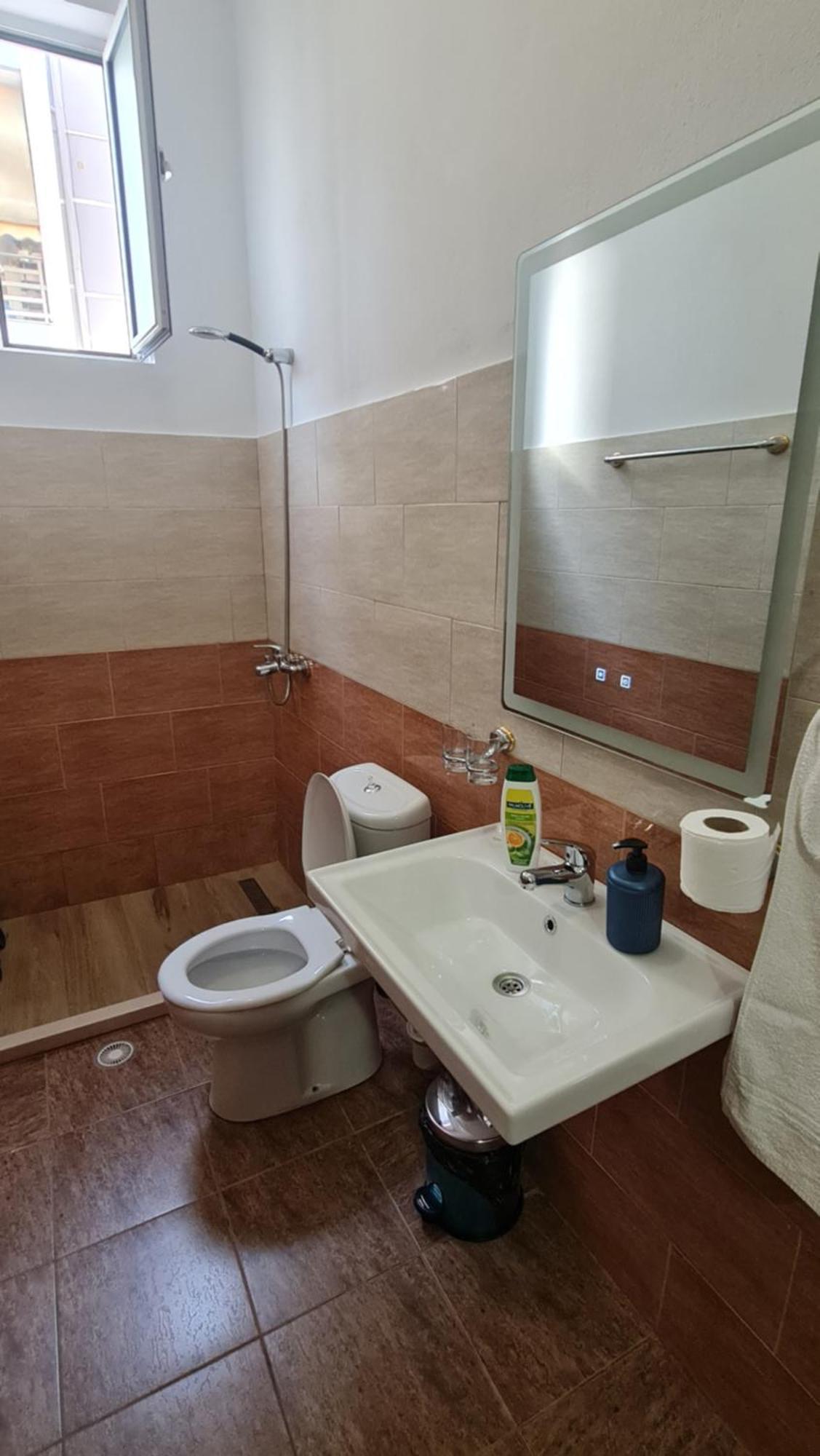 Hotel Brace Gjirokastër Buitenkant foto