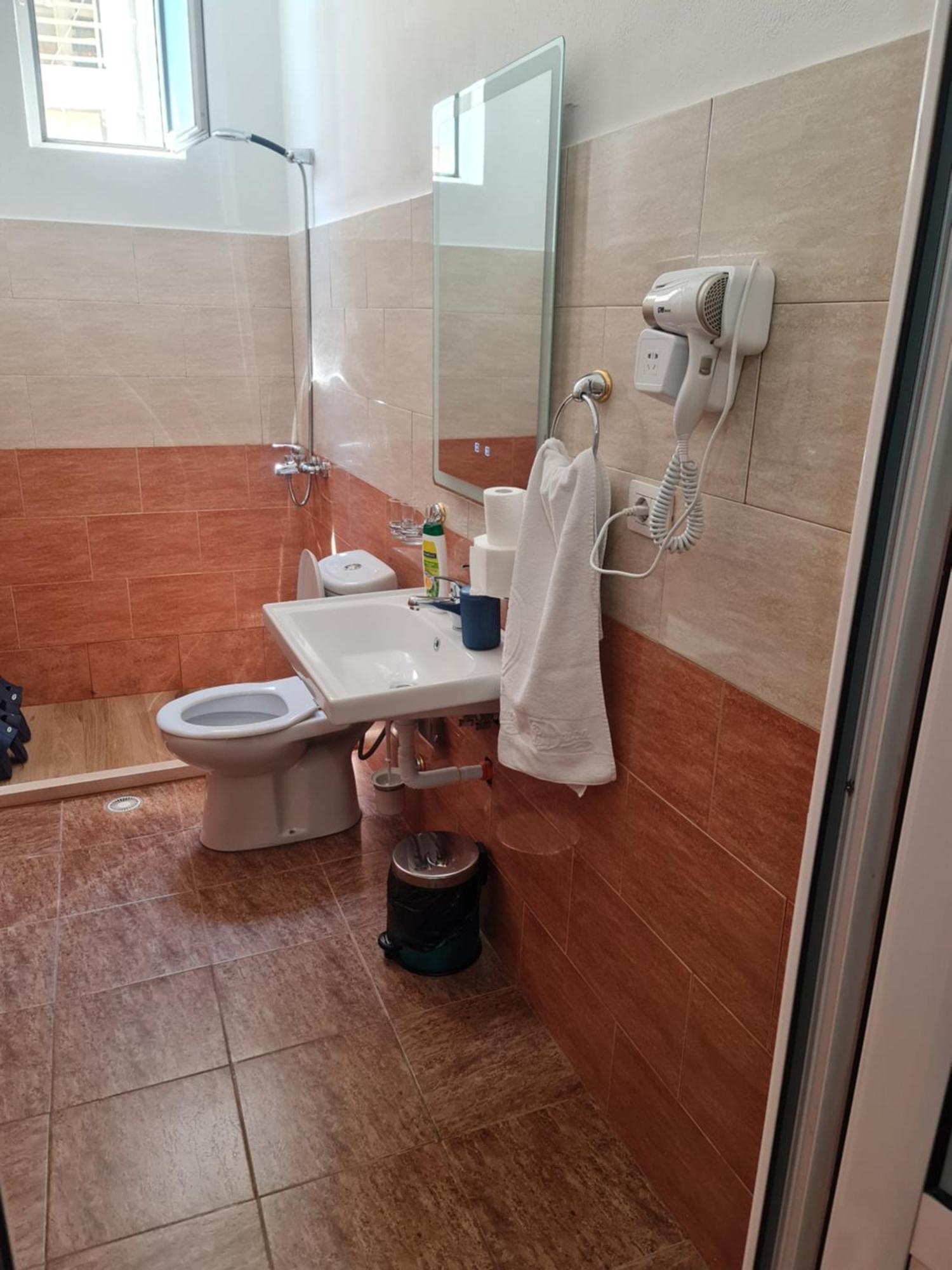 Hotel Brace Gjirokastër Buitenkant foto