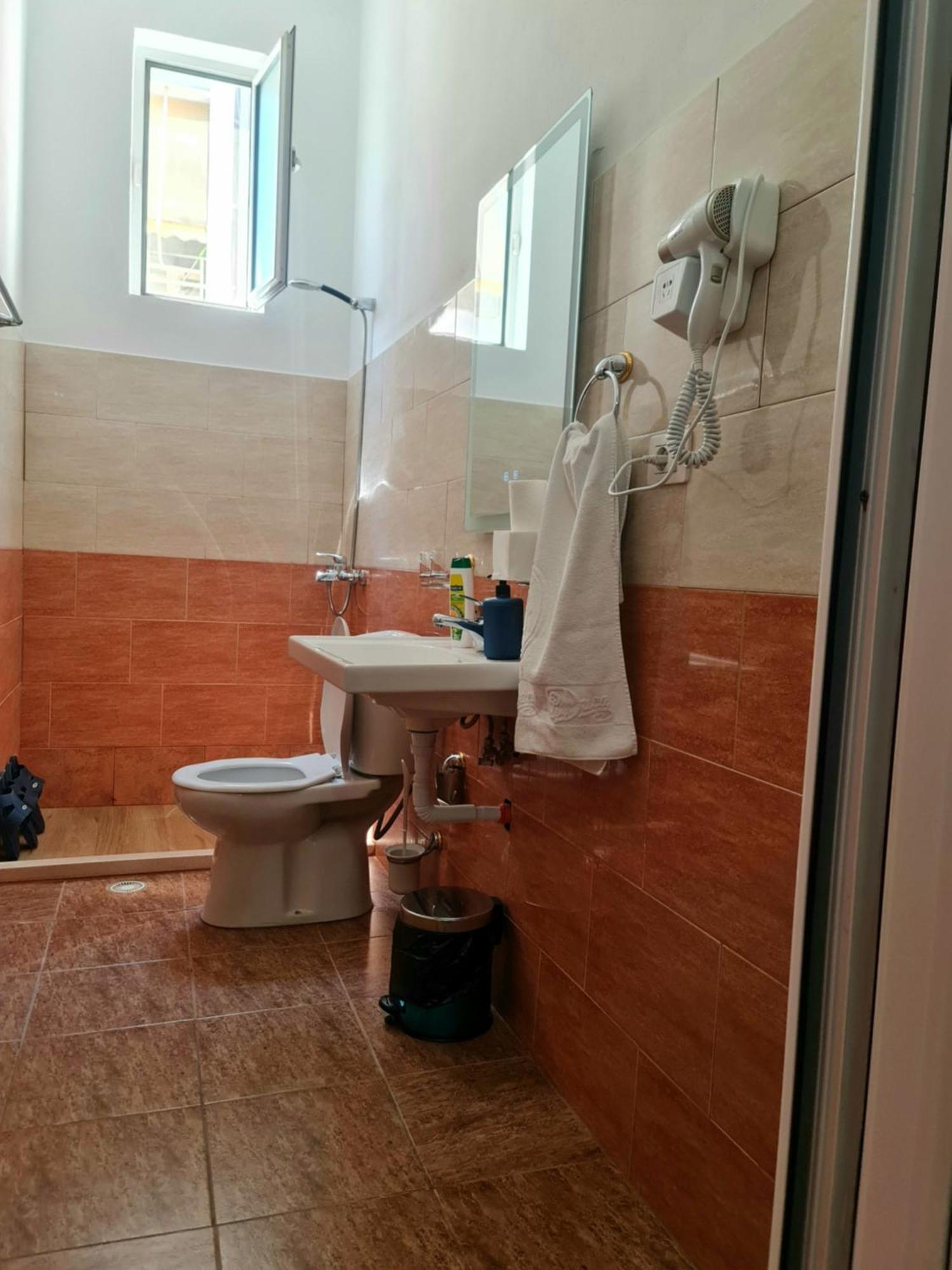 Hotel Brace Gjirokastër Buitenkant foto